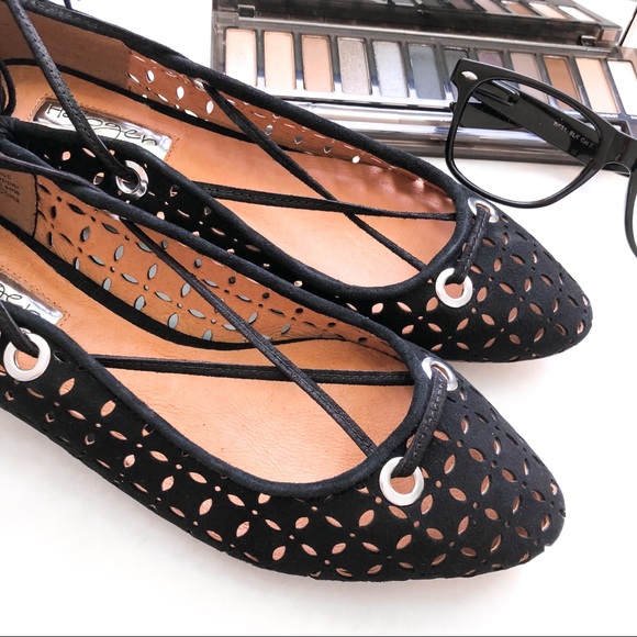 Halogen Nella Ghillie Flats Black Perf Leather - Picture 6 of 7